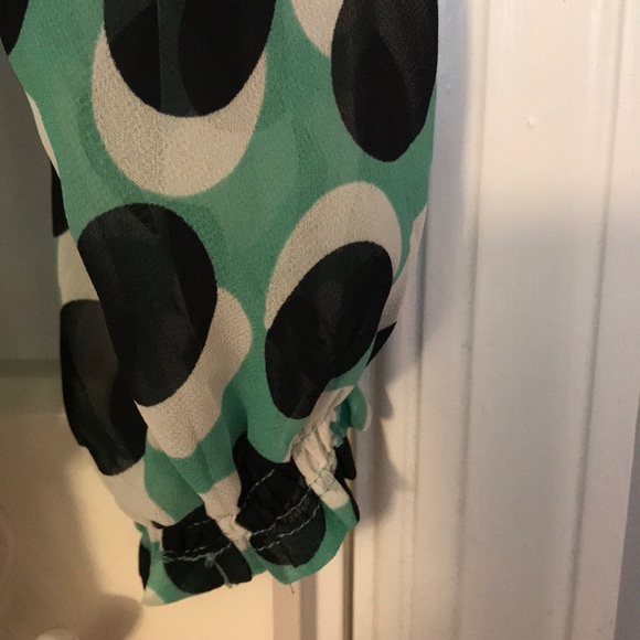 Adorable sheer polka blouse - Picture 4 of 5